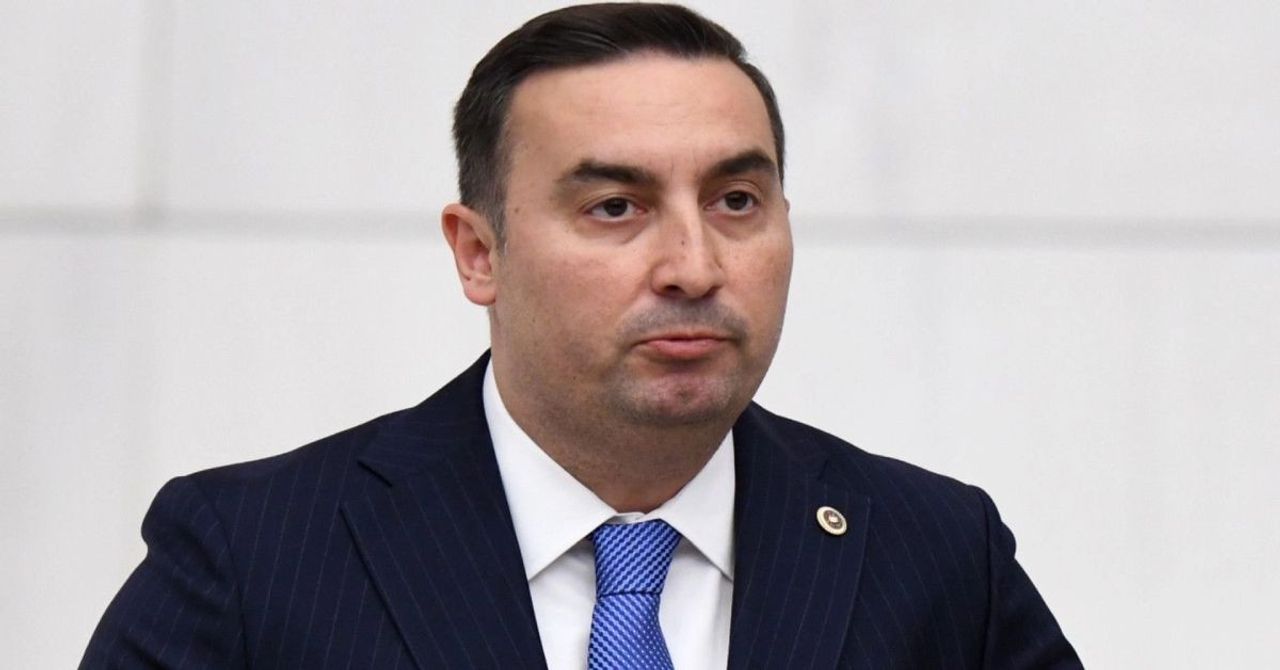 İYİ Parti’de büyük istifa şoku: Burak Akburak kimdir, hangi görevlerde bulundu? İYİ Parti’de büyük istifa şoku: Burak Akburak kimdir, hangi görevlerde bulundu?