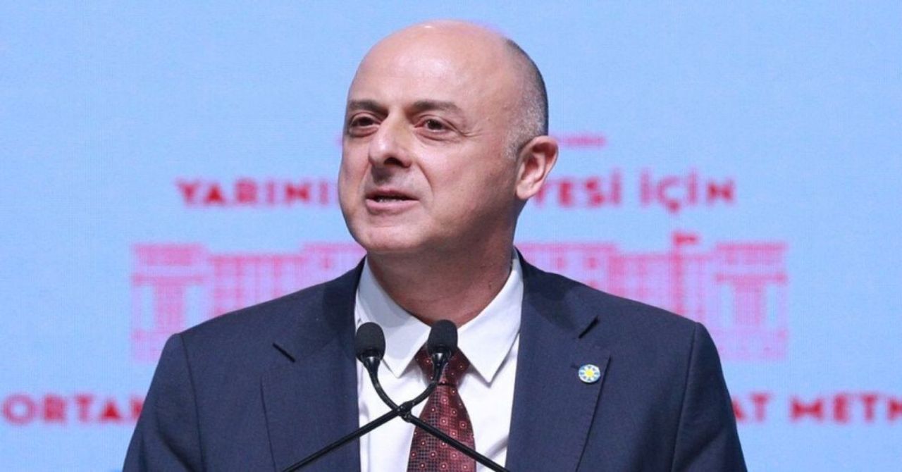 İYİ Parti’nin önemli isimlerinden biriydi: Ümit Özlale kimdir, hangi görevlerde bulundu? İYİ Parti’nin önemli isimlerinden biriydi: Ümit Özlale kimdir, hangi görevlerde bulundu?