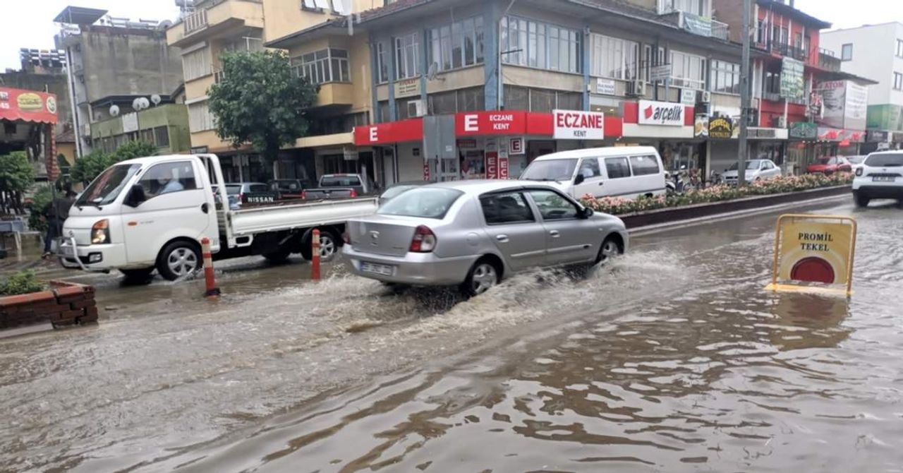 İzmir Ödemiş Sağanak Yağış İzmir Ödemiş Sağanak Yağış
