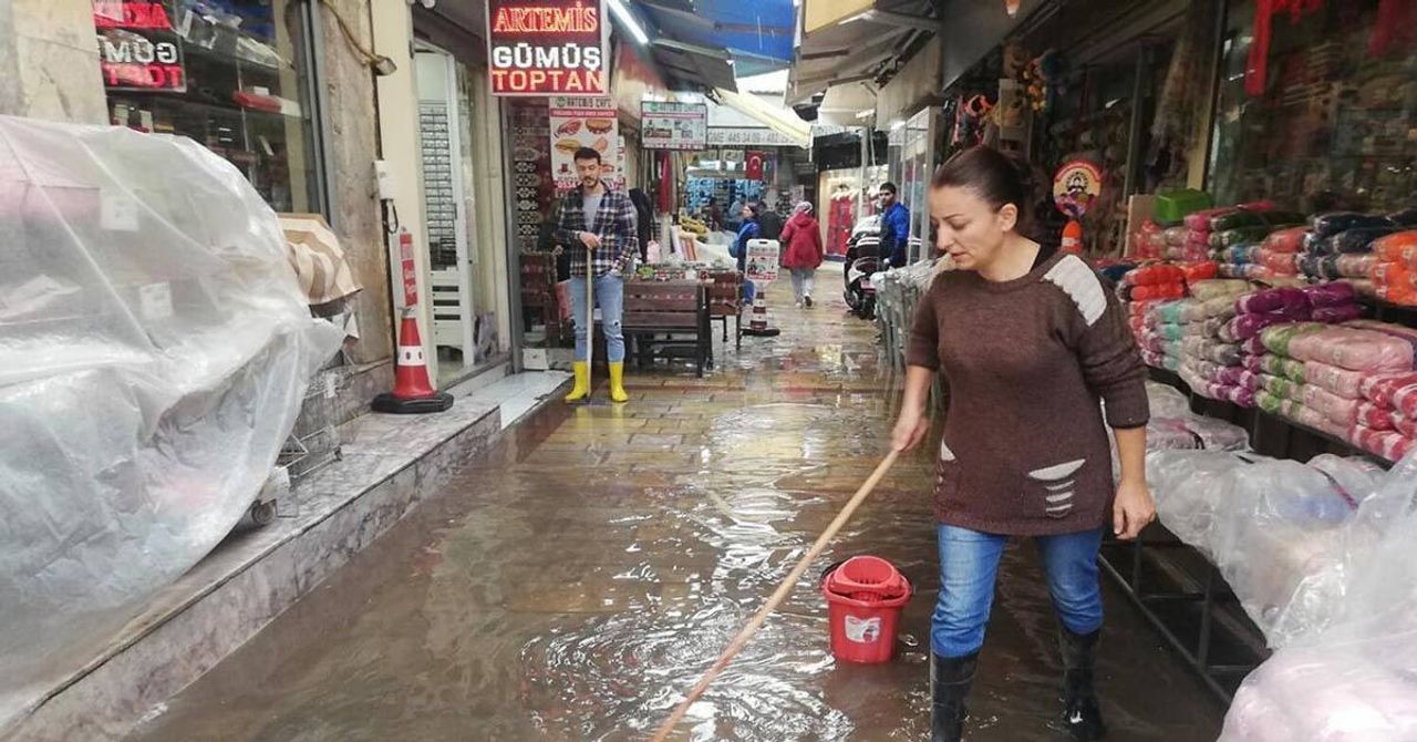 İzmir Sağanak Yağış İzmir Sağanak Yağış