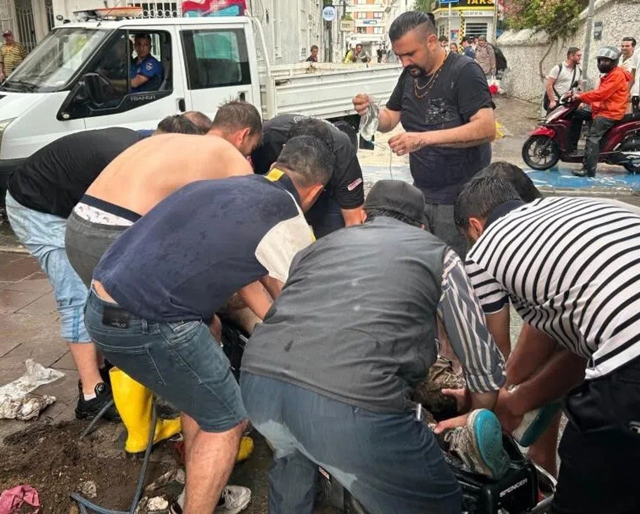 İzmir’deki elektrik faciasıyla ilgili karar: 29 kişi için gözaltı kararı İzmir’deki elektrik faciasıyla ilgili karar: 29 kişi için gözaltı kararı