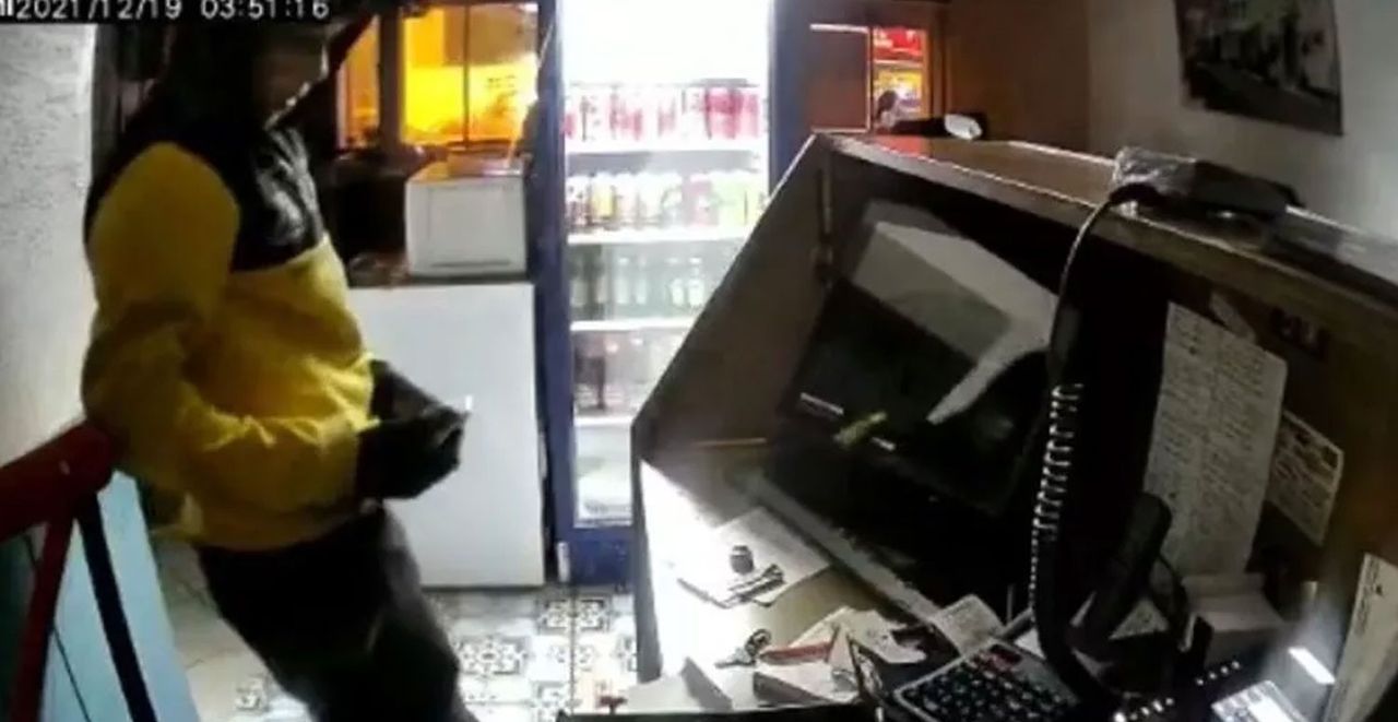 bayrağı öpen hırsız bayrağı öpen hırsız