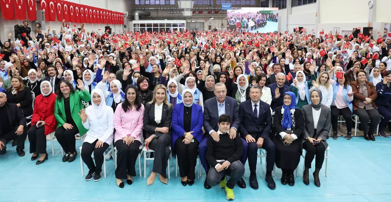 Kadın işçi istihdamında cumhuriyet tarihinin rekoru Kadın işçi istihdamında cumhuriyet tarihinin rekoru