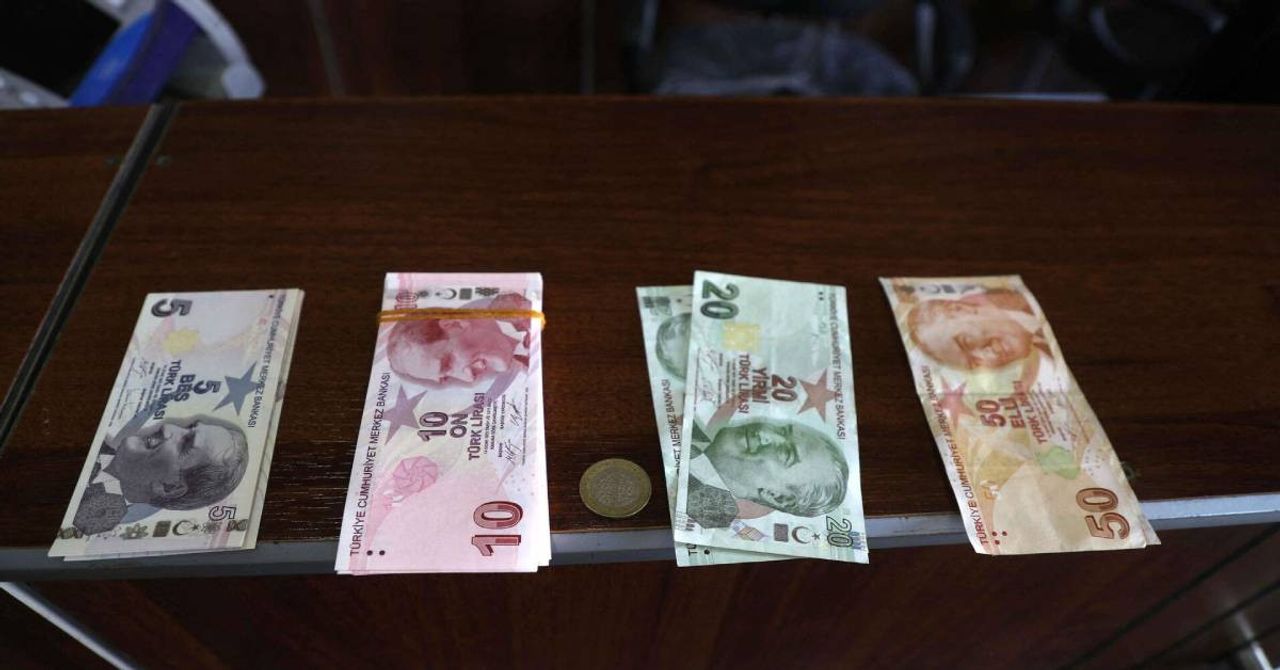 Kamu işçilerine ilave tediye nedir, ne zaman yatacak? 2024 ilave tediye ödeme tarihleri ve şartları Kamu işçilerine ilave tediye nedir, ne zaman yatacak? 2024 ilave tediye ödeme tarihleri ve şartları