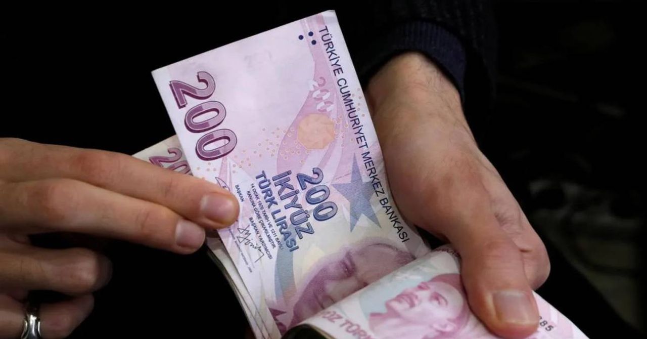 Kamuya çifte maaş ayarı geliyor: Tüm araçlar gözden geçirilecek Kamuya çifte maaş ayarı geliyor: Tüm araçlar gözden geçirilecek