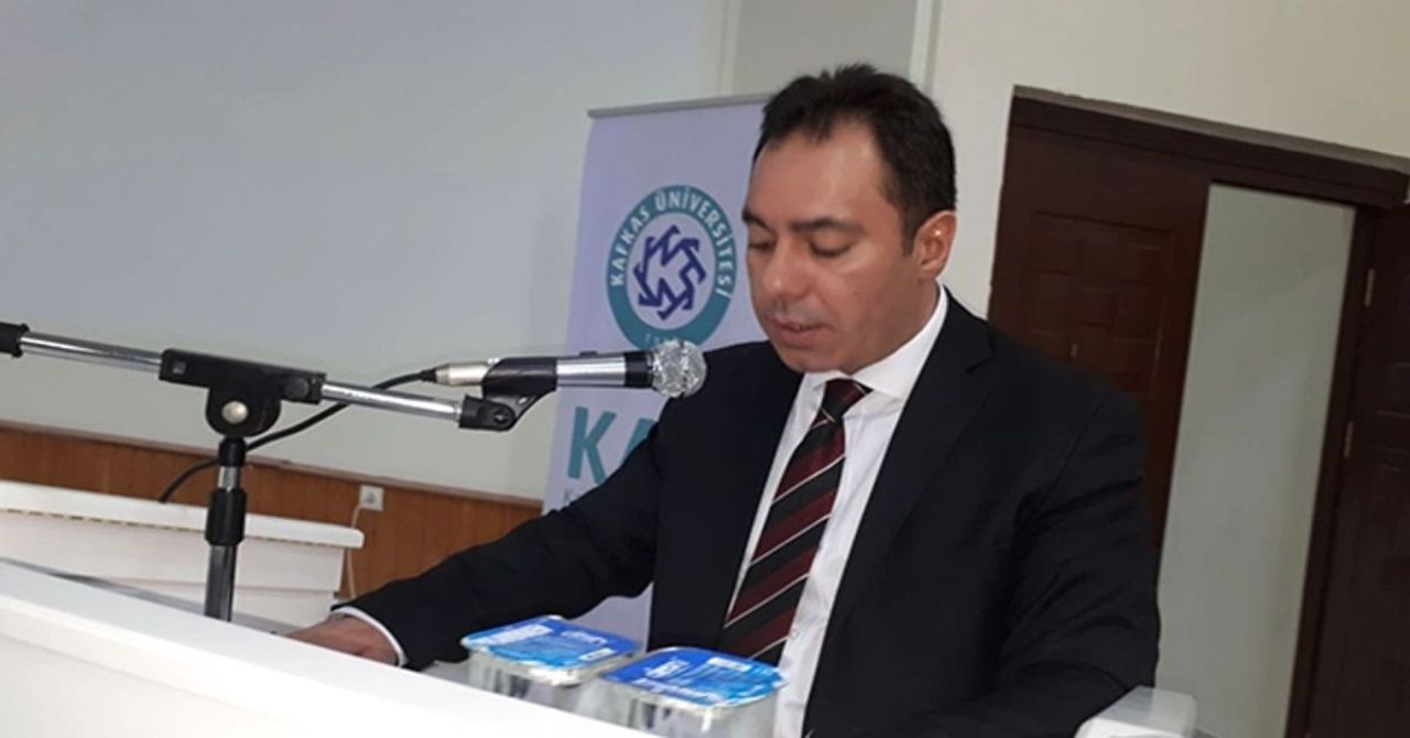 Kars’ta gülen taraf MHP oldu: Kars Belediye Başkanı Ötüken Senger kimdir? Kars’ta gülen taraf MHP oldu: Kars Belediye Başkanı Ötüken Senger kimdir?