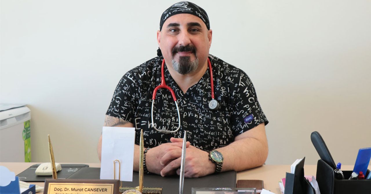 Kayseri Şehir Hastanesi Çocuk İmmünoloji ve Alerji Bilim Dalı Başkanı Doç. Dr. Murat Cansever, alerji ve enfeksiyonun bir birine karıştırılmaması gerektiğine değiniyor. Kayseri Şehir Hastanesi Çocuk İmmünoloji ve Alerji Bilim Dalı Başkanı Doç. Dr. Murat Cansever, alerji ve enfeksiyonun bir birine karıştırılmaması gerektiğine değiniyor.