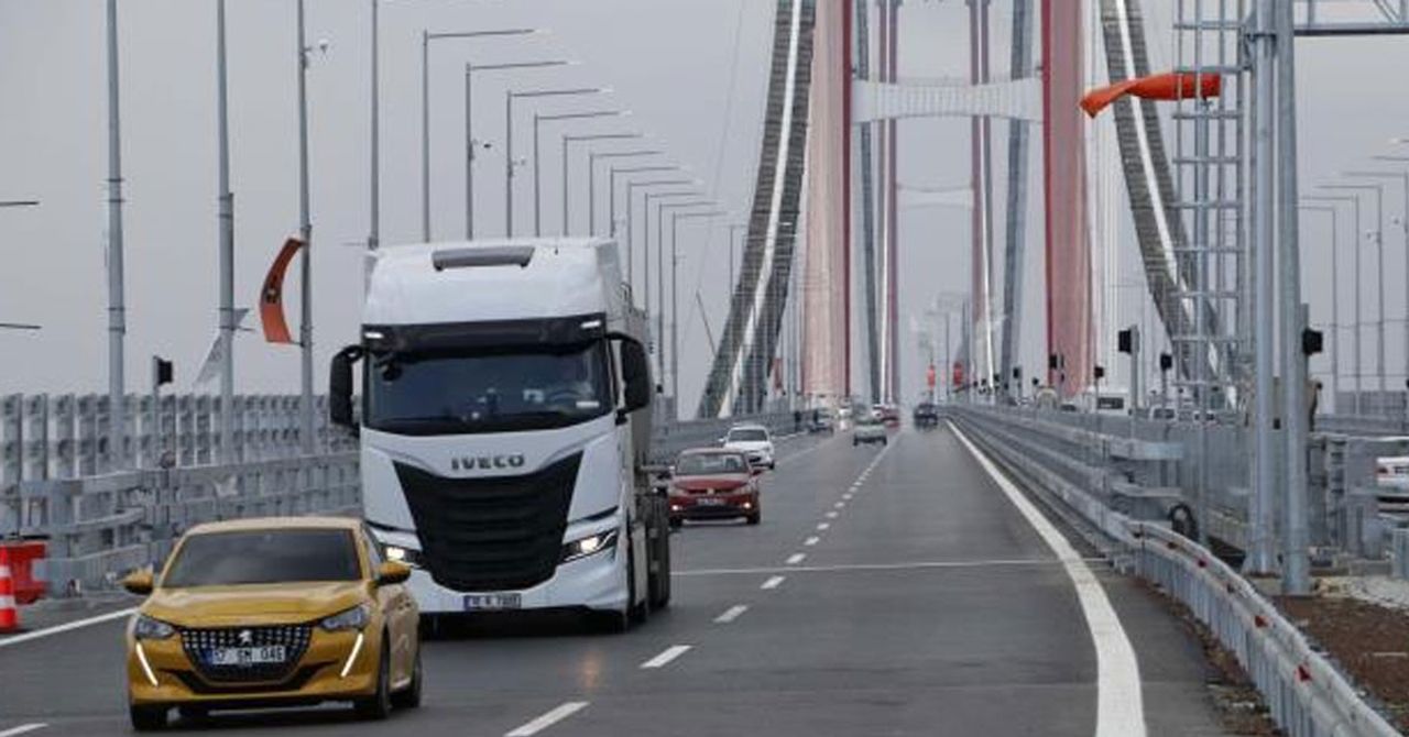 Kilometrelerce kuyruk çilesi bitti, boğazdan 5 dakikada geçmek hayaldi gerçek oldu!