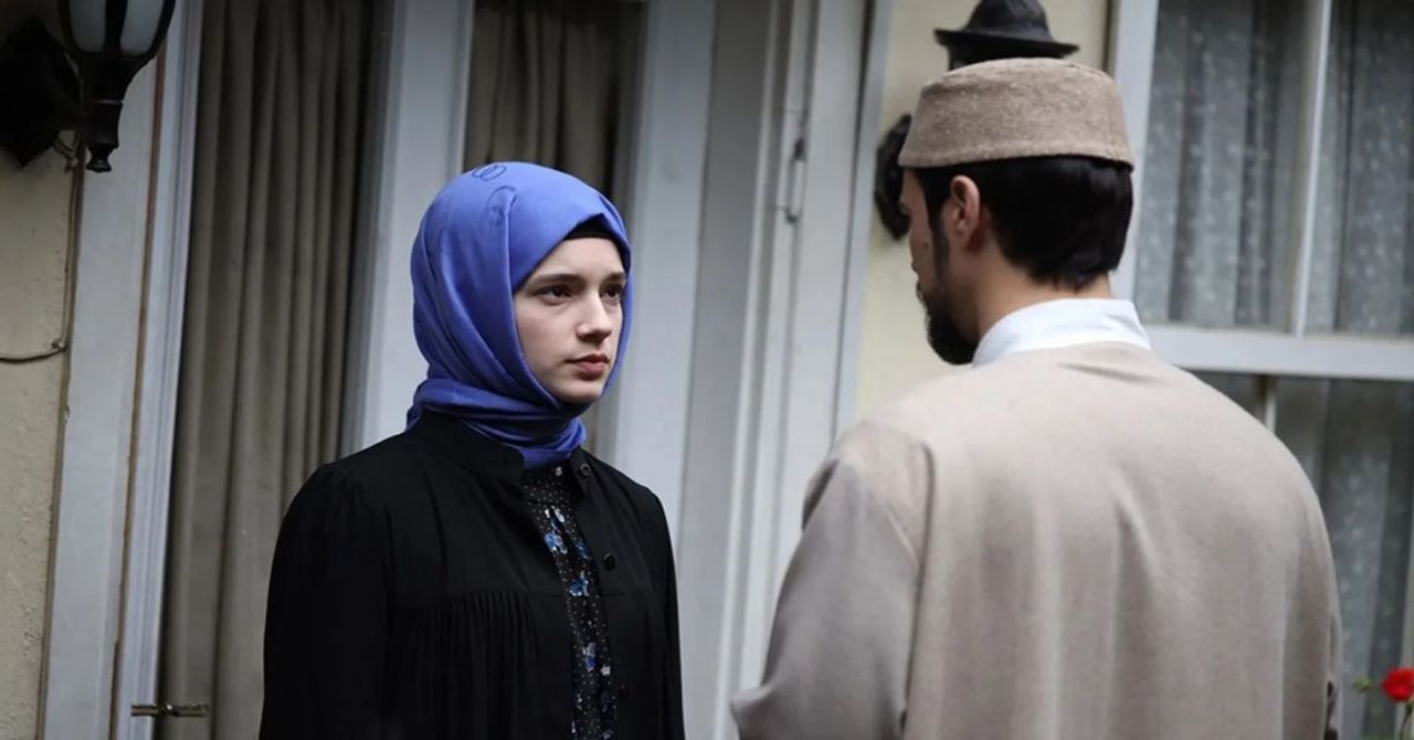 Kızıl Goncalar 18. bölüm özeti yayınlandı: Kızıl Goncalar dizisi yeni bölümde neler olacak? Kızıl Goncalar 18. bölüm özeti yayınlandı: Kızıl Goncalar dizisi yeni bölümde neler olacak?