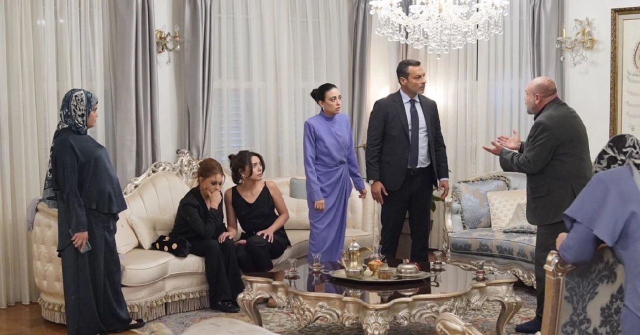 Kızılcık Şerbeti yeni sezon fragmanı yayınlandı: Kızılcık Şerbeti 3. sezon ne zaman başlayacak? Kızılcık Şerbeti yeni sezon fragmanı yayınlandı: Kızılcık Şerbeti 3. sezon ne zaman başlayacak?