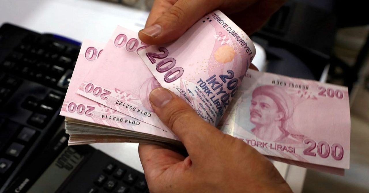 Kritik veri önümüzdeki ay belli olacak: Akaryakıt, alkollü içki ve sigara fiyatlarına dev zam Kritik veri önümüzdeki ay belli olacak: Akaryakıt, alkollü içki ve sigara fiyatlarına dev zam