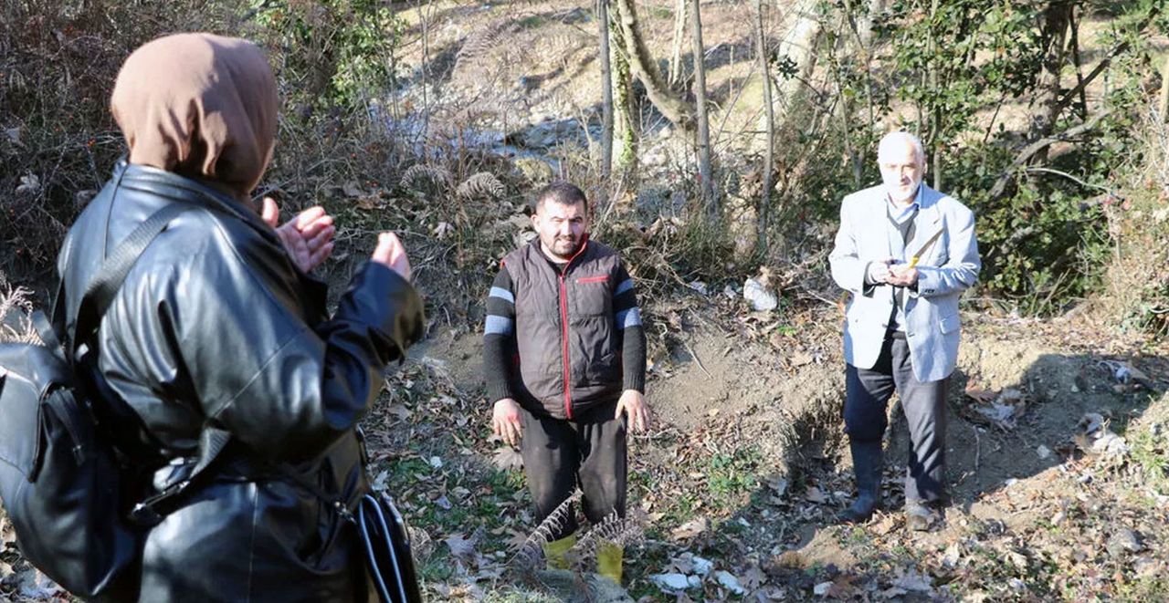 Kurban kesip, kazı yaptı Kurban kesip, kazı yaptı