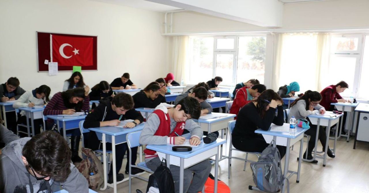 LGS sonuçları belli oldu fiyatlar uçuşa geçti: Özel okullardan ücretlere fahiş zam LGS sonuçları belli oldu fiyatlar uçuşa geçti: Özel okullardan ücretlere fahiş zam