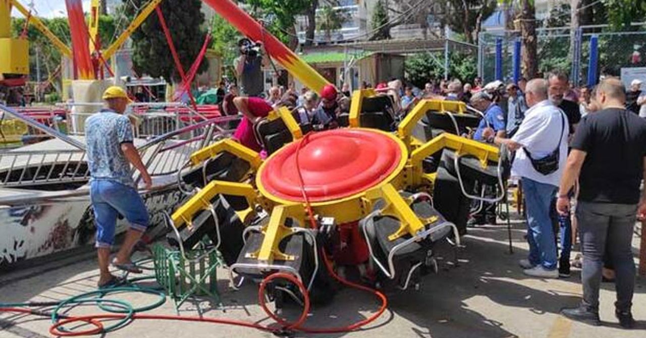 lunaparkta oyuncak koptu lunaparkta oyuncak koptu