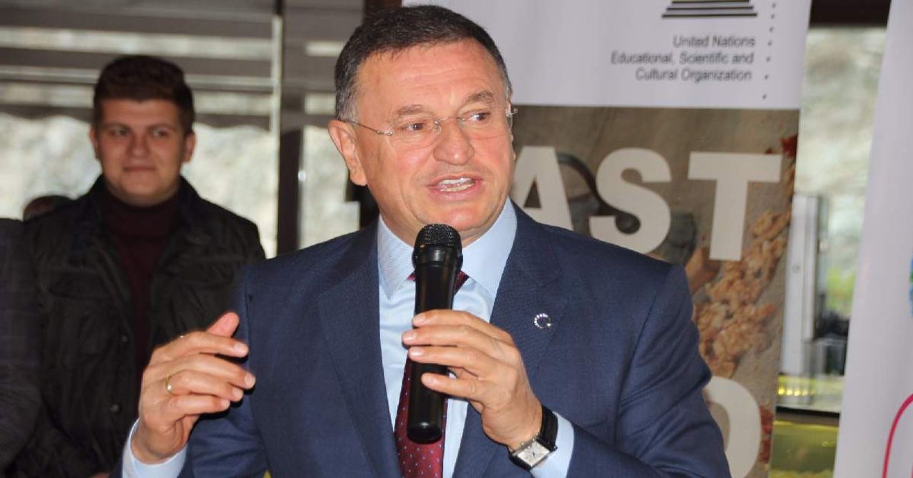 Lütfü Savaş Lütfü Savaş