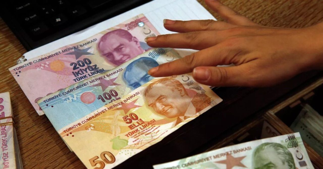 Maaş zamları için kritik veri: Dört aylık enflasyon farkı ortaya çıktı Maaş zamları için kritik veri: Dört aylık enflasyon farkı ortaya çıktı