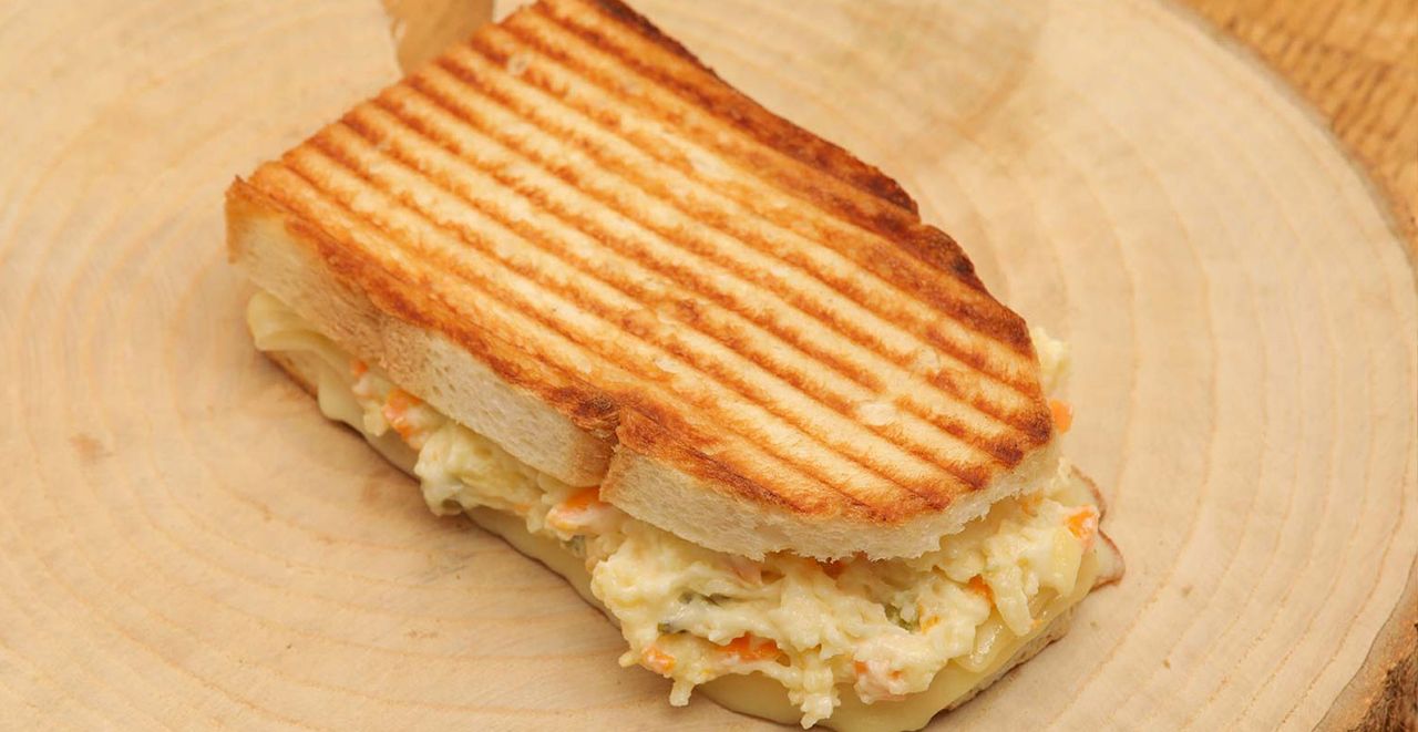 Margarinli ve kızartılmış tost Margarinli ve kızartılmış tost