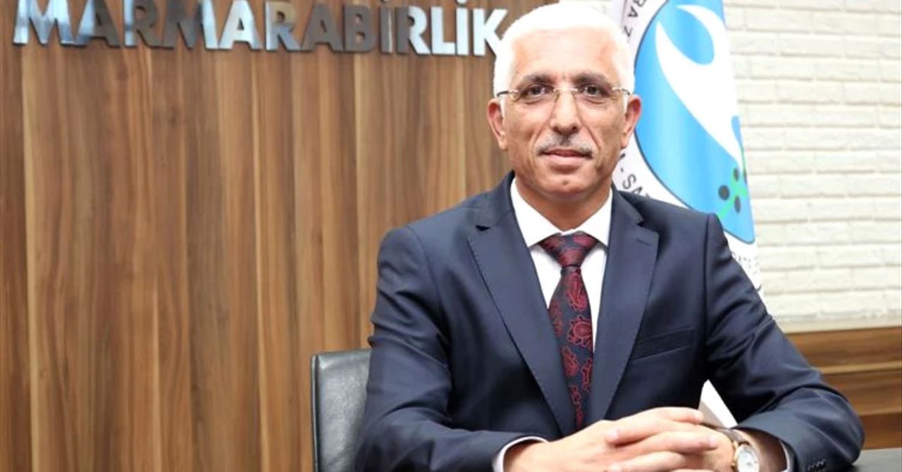 Marmara Zeytin Tarım Satış Kooperatifleri Birliği (Marmarabirlik), zeytin üreticilerine 860 milyon liralık ayni kredi tahsisatı yaptığını duyurdu. Marmara Zeytin Tarım Satış Kooperatifleri Birliği (Marmarabirlik), zeytin üreticilerine 860 milyon liralık ayni kredi tahsisatı yaptığını duyurdu.