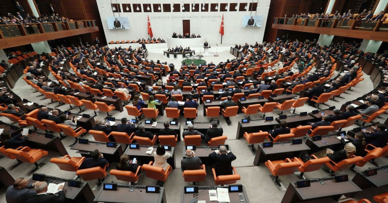 Meclis, seçim sonrasında ilk kez toplanıyor: Gündem oldukça yoğun Meclis, seçim sonrasında ilk kez toplanıyor: Gündem oldukça yoğun