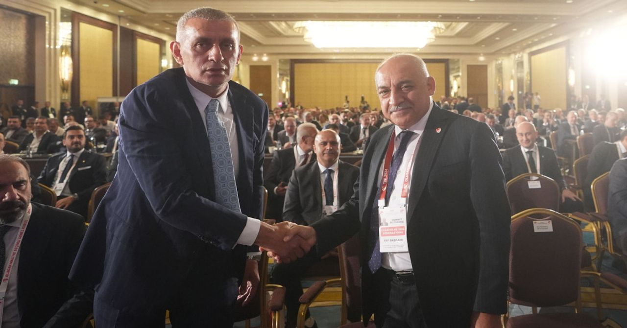 Mehmet Büyükekşi ve İbrahim Hacıosmanoğlu yarışıyor: Türk futbolu için kritik gün başladı Mehmet Büyükekşi ve İbrahim Hacıosmanoğlu yarışıyor: Türk futbolu için kritik gün başladı