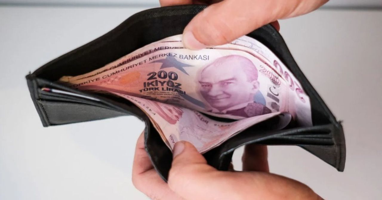 Merkez Bankası duyurdu: Memur ve emekli yıl sonu ne kadar maaş alacak? Merkez Bankası duyurdu: Memur ve emekli yıl sonu ne kadar maaş alacak?