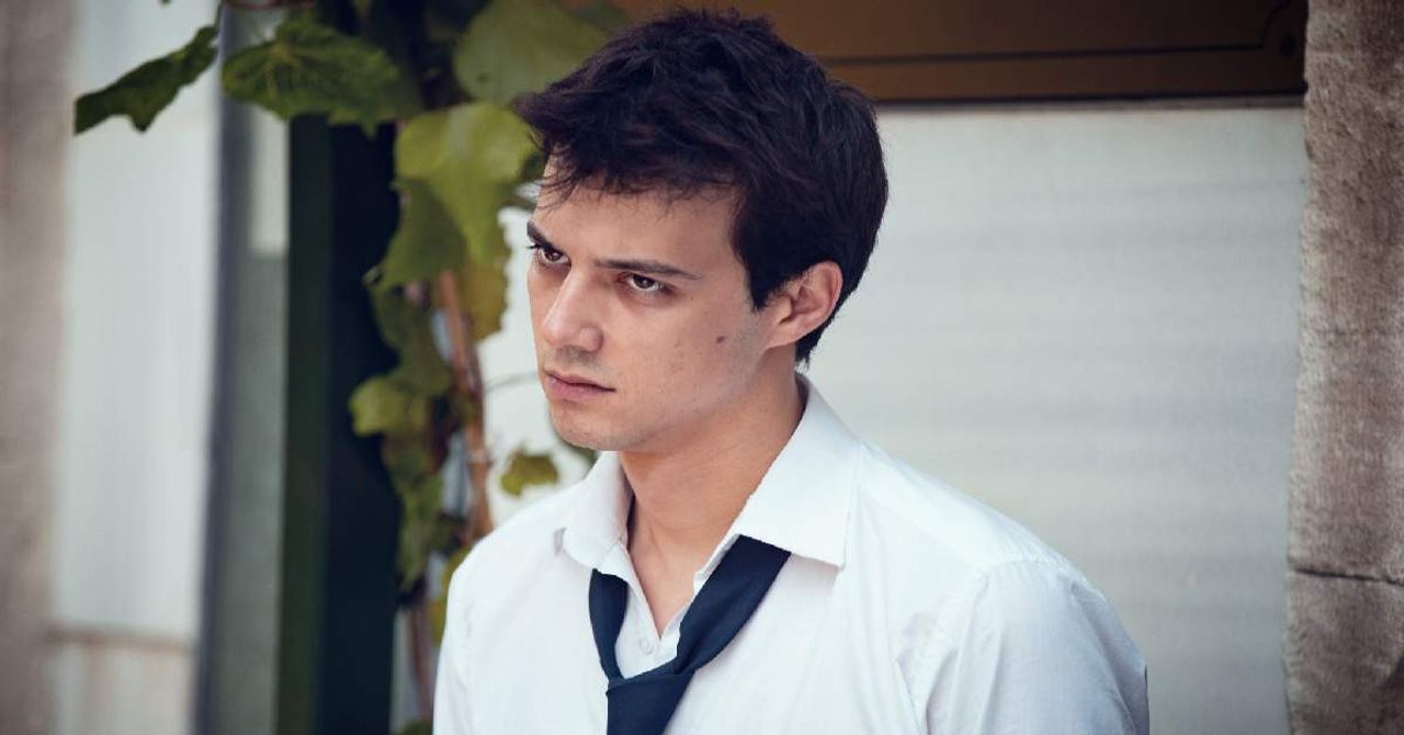 Mert Yazıcıoğlu - Dilan Çiçek Deniz Mert Yazıcıoğlu - Dilan Çiçek Deniz