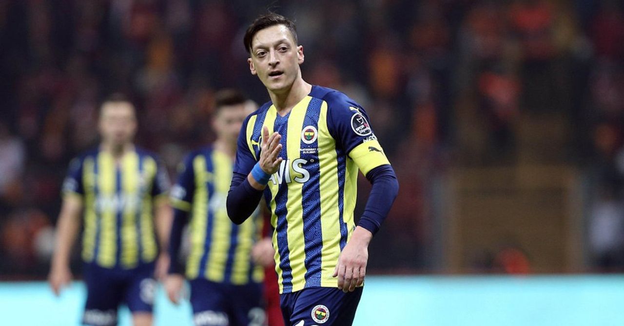 Mesut Özil kadro dışı bırakıldı Mesut Özil kadro dışı bırakıldı
