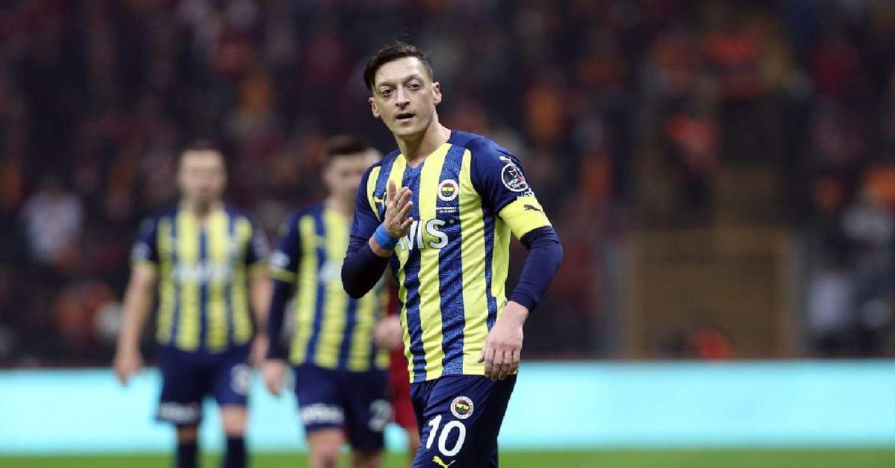 Mesut Özil kadro dışı bırakıldı Mesut Özil kadro dışı bırakıldı