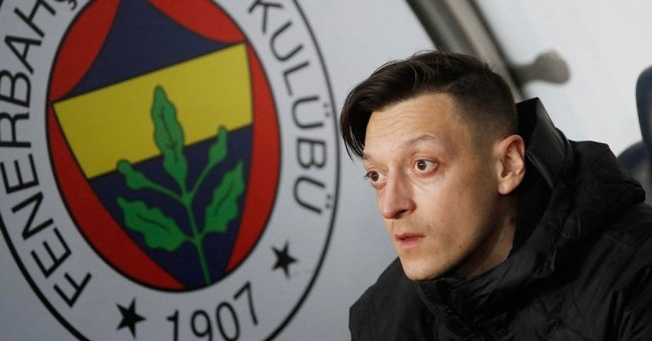 Mesut Özil kadro dışı bırakıldı. Mesut Özil kadro dışı bırakıldı.