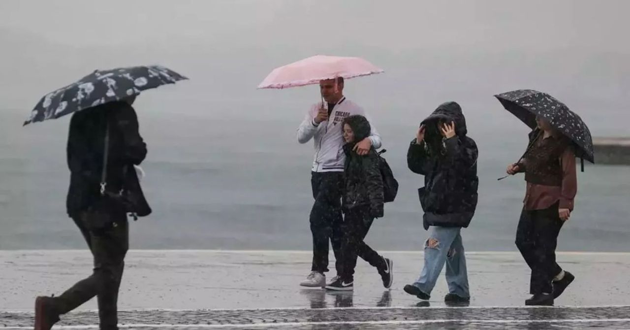 Meteoroloji haftanın ilk hava durumu raporunu yayımladı: Sıcaklıklar artacak sağanak yağış devam edecek Meteoroloji haftanın ilk hava durumu raporunu yayımladı: Sıcaklıklar artacak sağanak yağış devam edecek