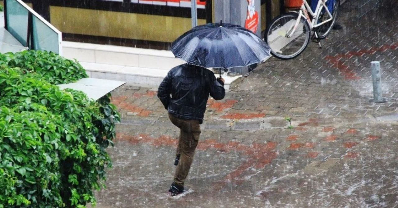 Meteoroloji’den 13 kente sarı kodlu uyarı: Fırtına ve sağanak yağış kapıda Meteoroloji’den 13 kente sarı kodlu uyarı: Fırtına ve sağanak yağış kapıda