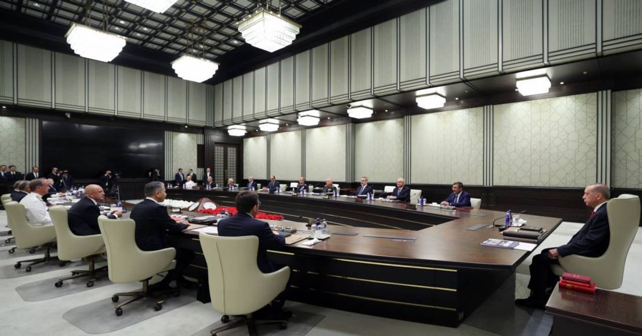 MGK bugün Beştepe’de bir araya geliyor: Gündemde kritik başlıklar olacak MGK bugün Beştepe’de bir araya geliyor: Gündemde kritik başlıklar olacak