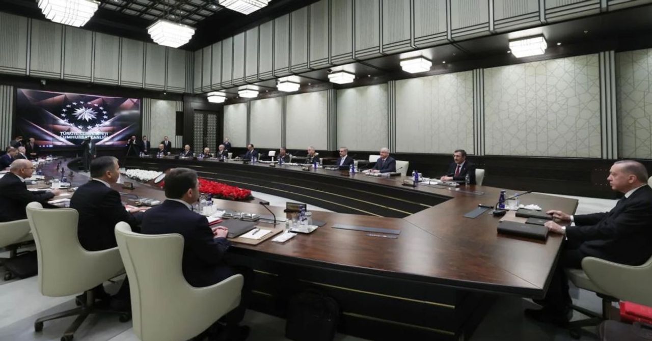 MGK ‘Kırmızı Kitap’ gündemiyle toplanıyor: Cumhurbaşkanı Erdoğan başkanlık edecek MGK ‘Kırmızı Kitap’ gündemiyle toplanıyor: Cumhurbaşkanı Erdoğan başkanlık edecek