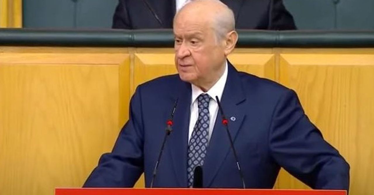 MHP lideri Bahçeli, anket şirketlerini topa tuttu: Kandil MHP lideri Bahçeli, anket şirketlerini topa tuttu: Kandil
