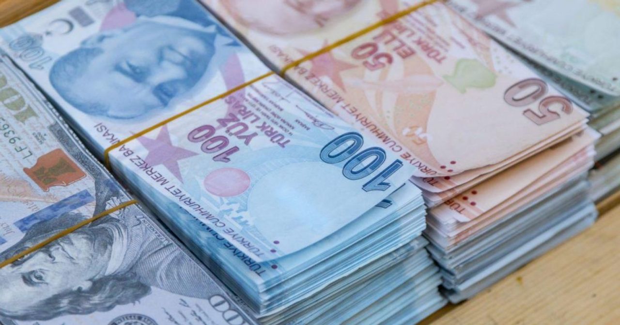 Milyonlar için beklenen an geldi: Memur ve emekliye maaş zammı yarın belli olacak Milyonlar için beklenen an geldi: Memur ve emekliye maaş zammı yarın belli olacak