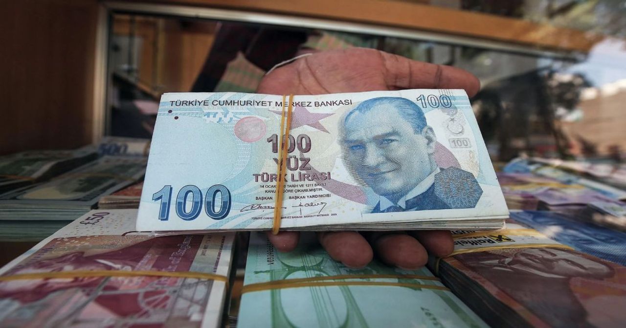 Milyonlarca çalışanı ilgilendiren gelişme: 2024 asgari ücrete ara zam gelecek mi? Milyonlarca çalışanı ilgilendiren gelişme: 2024 asgari ücrete ara zam gelecek mi?