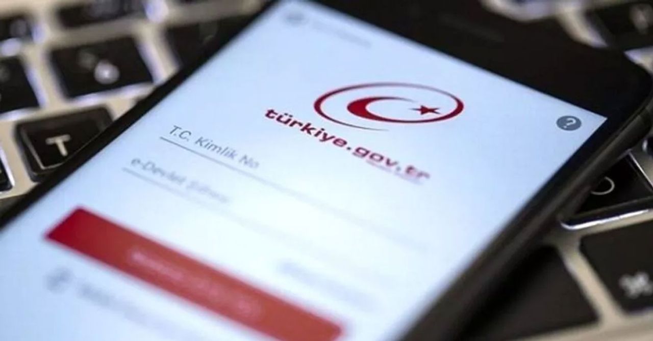 Milyonlarca vatandaşı ilgilendiriyor: e-Devlet sistemindeki bazı harfler nedeniyle emekliliğiniz iptal olabilir! Milyonlarca vatandaşı ilgilendiriyor: e-Devlet sistemindeki bazı harfler nedeniyle emekliliğiniz iptal olabilir!