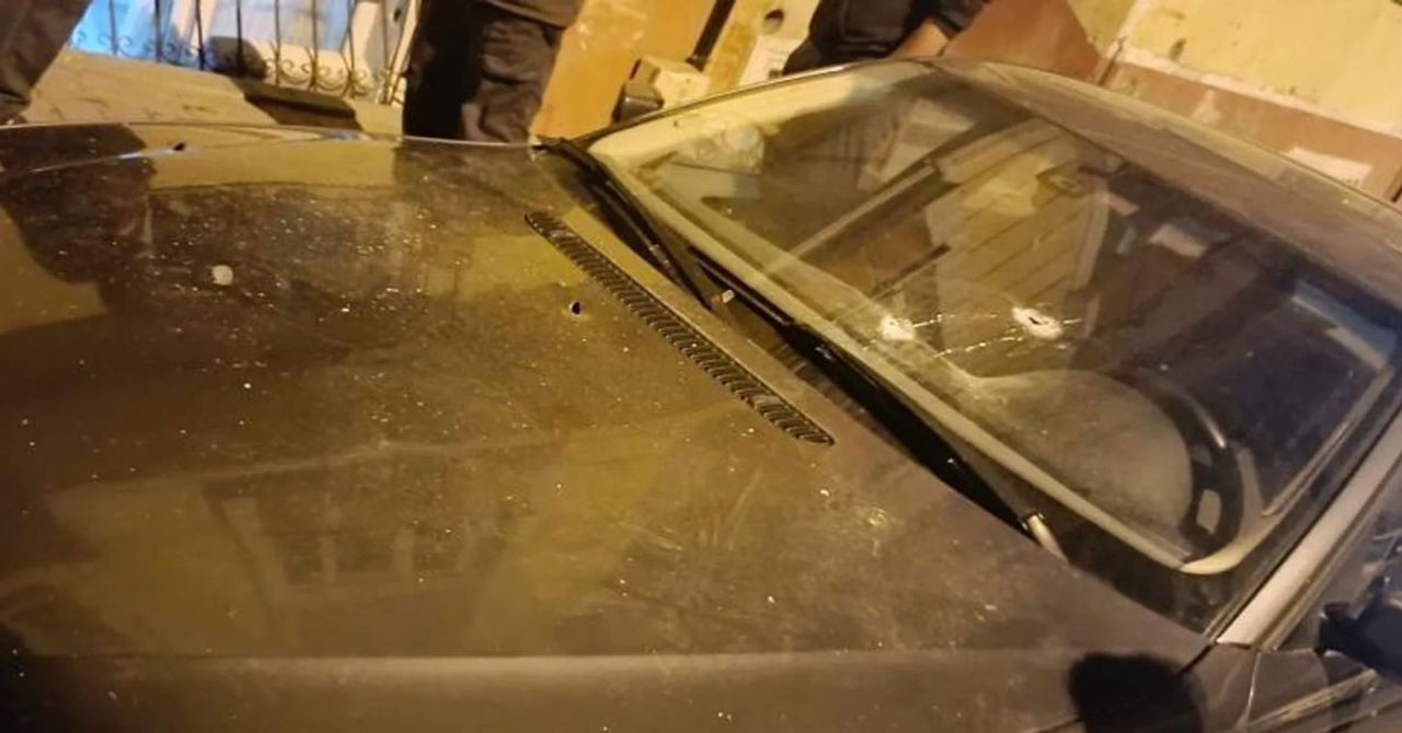 Motorcular İstanbul’da dehşet saçtı: Evlere ve arabalara kurşun yağdırdılar Motorcular İstanbul’da dehşet saçtı: Evlere ve arabalara kurşun yağdırdılar