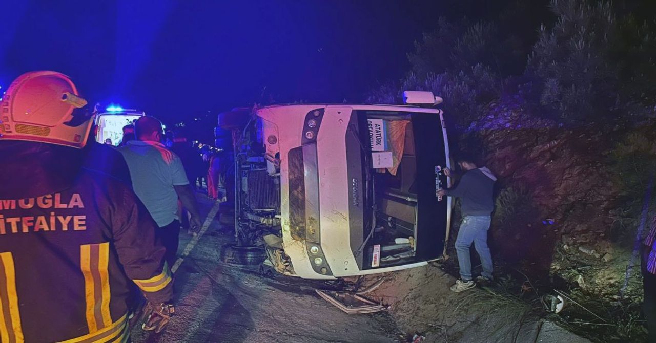 Muğla’da öğrencileri taşıyan otobüs şarampole devrildi: 25 yaralı var Muğla’da öğrencileri taşıyan otobüs şarampole devrildi: 25 yaralı var