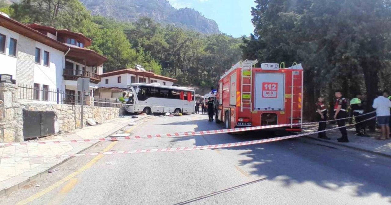Muğla’da otobüsün freni patladı facia yaşandı: Çok sayıda ölü ve yaralı var Muğla’da otobüsün freni patladı facia yaşandı: Çok sayıda ölü ve yaralı var