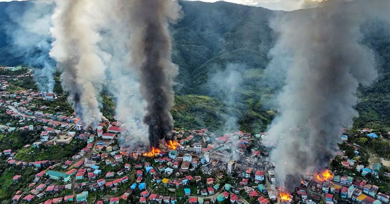 Mynmar sınırına tel örgü Mynmar sınırına tel örgü