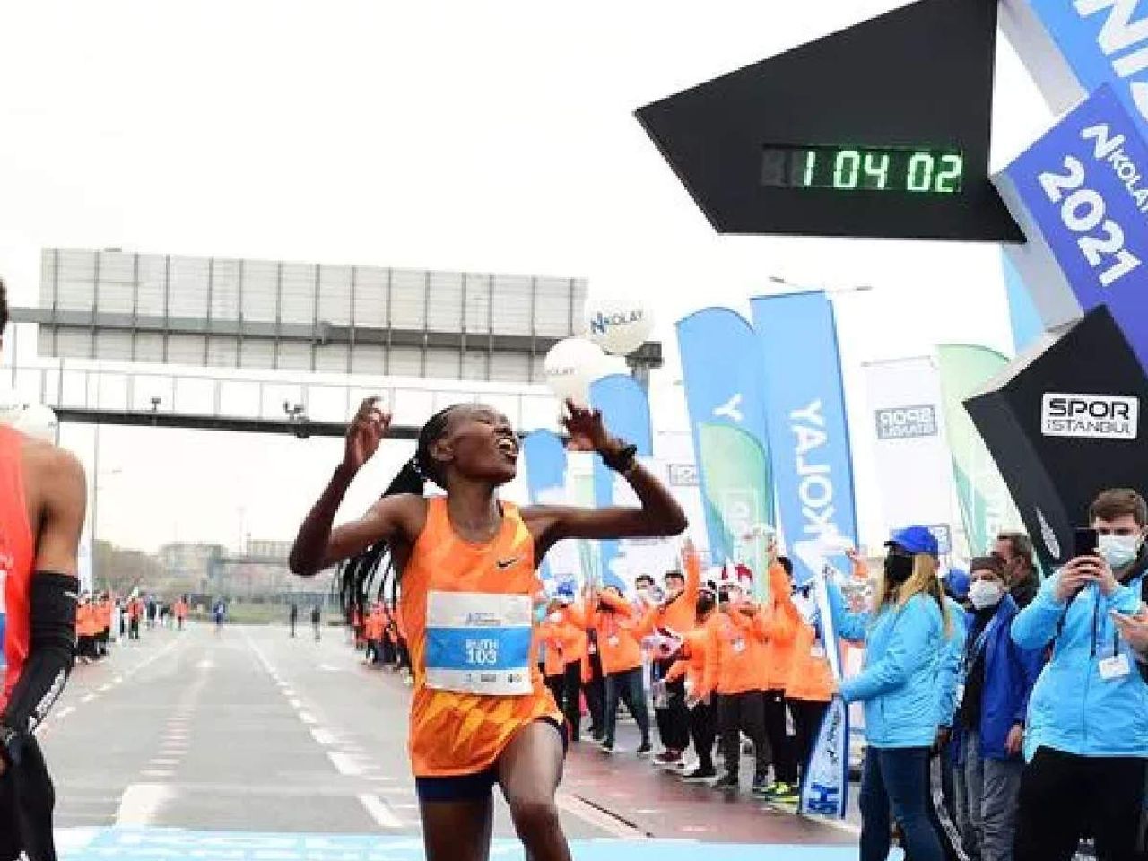 N Kolay Yarı İstanbul Maratonu nerde başlayıp, nerede bitecek? N Kolay Yarı İstanbul Maratonu nerde başlayıp, nerede bitecek?
