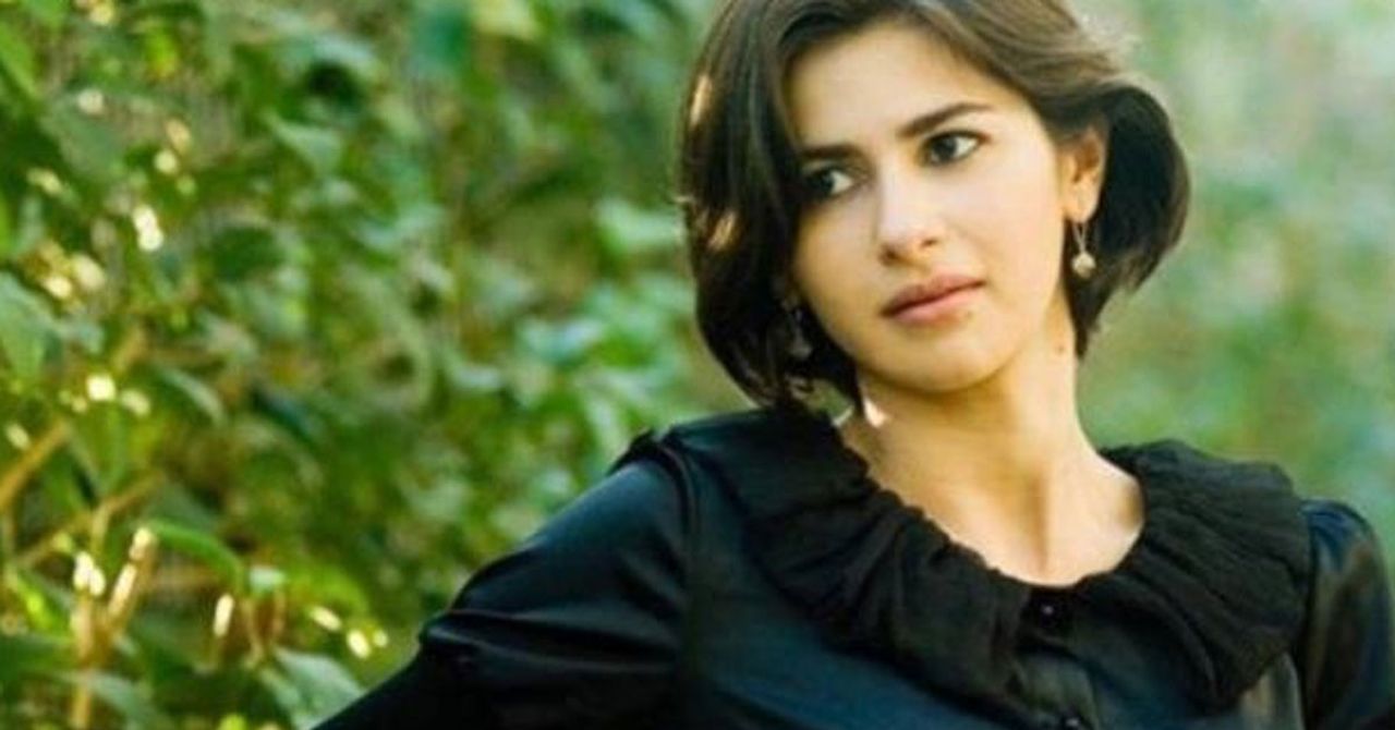 Nesrin Cavadzade estetiksiz hali Nesrin Cavadzade estetiksiz hali