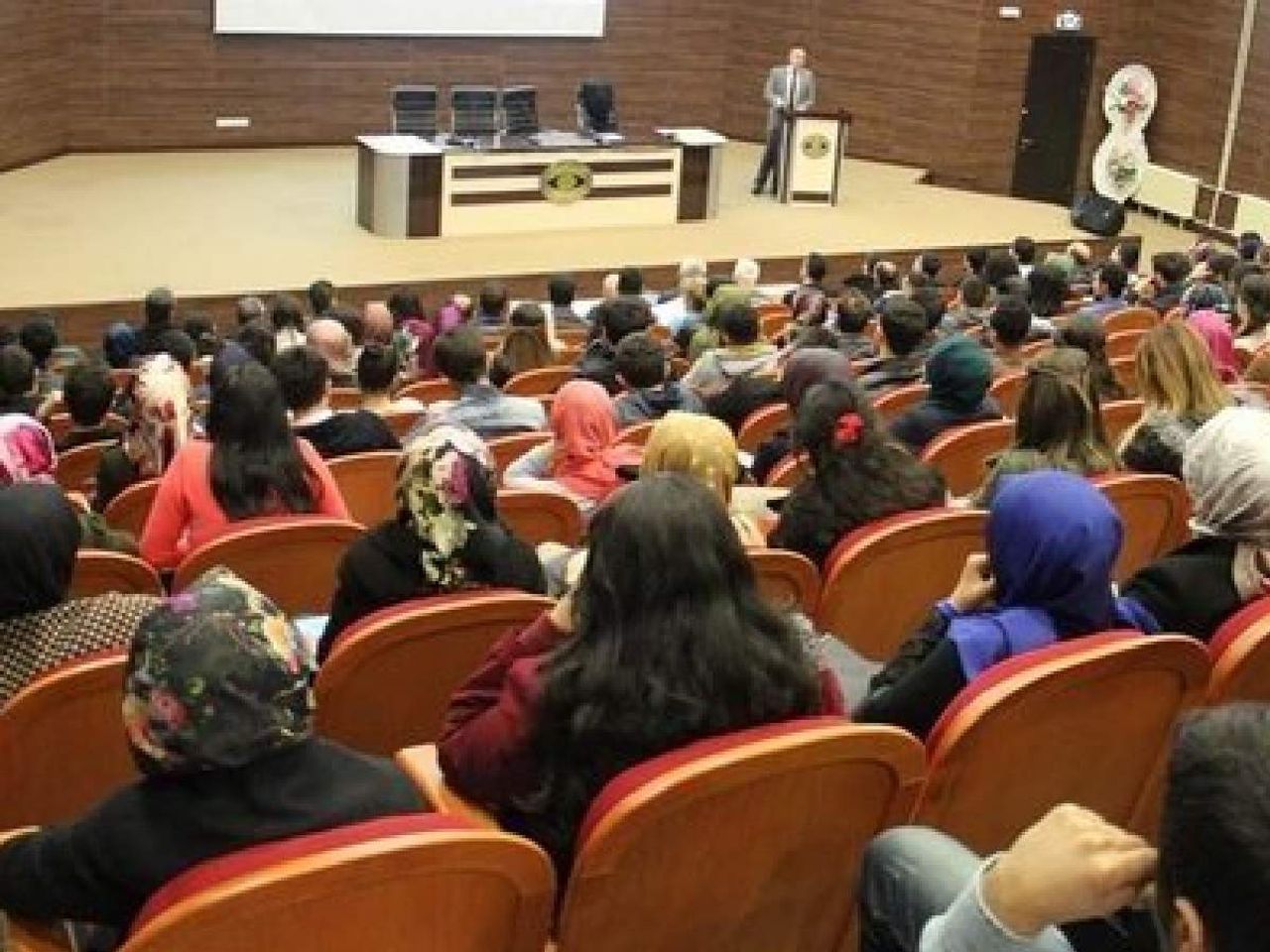 Nisan Ara tatil MEB seminerleri yüz yüze mi, online mı? Nisan Ara tatil MEB seminerleri yüz yüze mi, online mı?