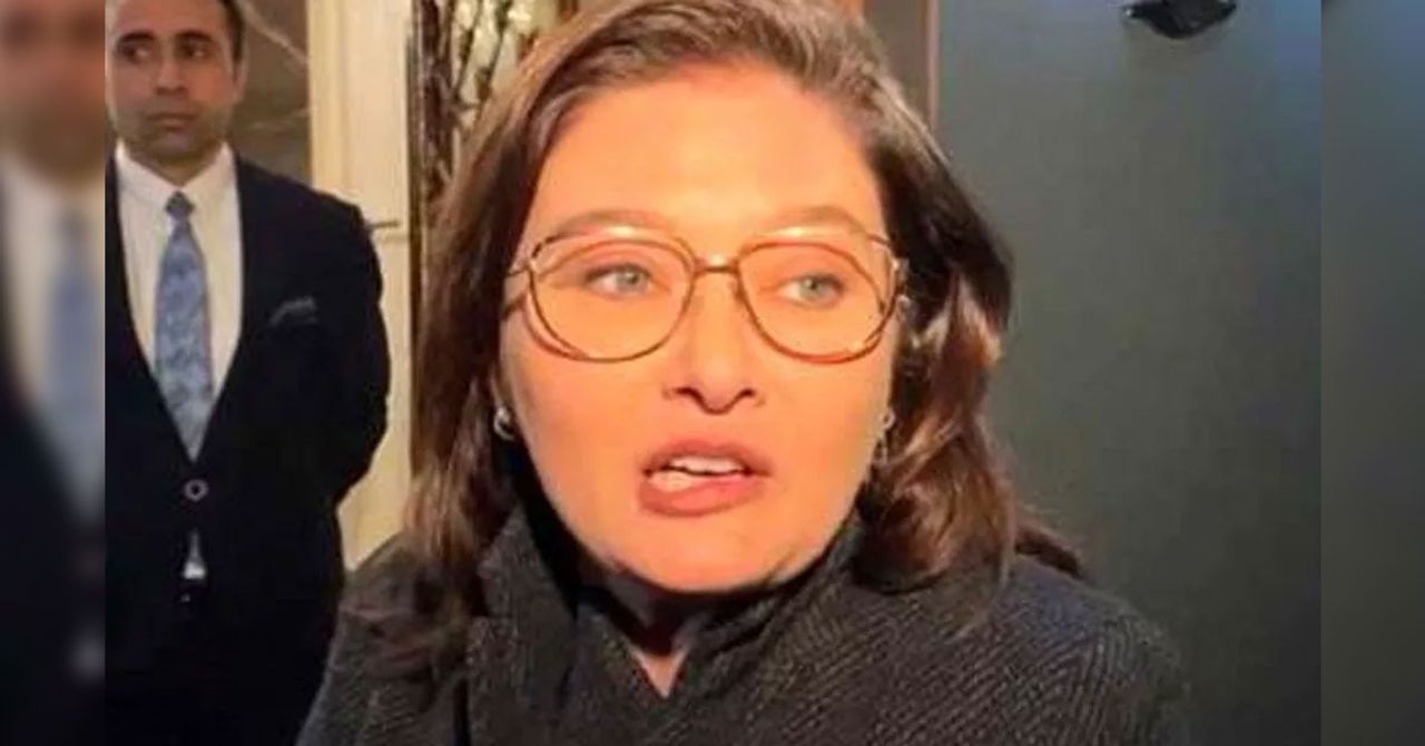 Nurgül Yeşilçay sahnede bayıldı Nurgül Yeşilçay sahnede bayıldı