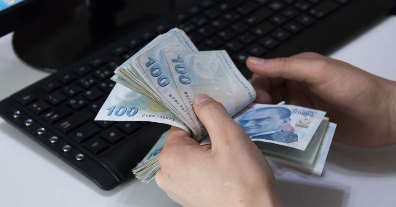 Öğrencilere 1000 TL Bayram Harçlığı Öğrencilere 1000 TL Bayram Harçlığı