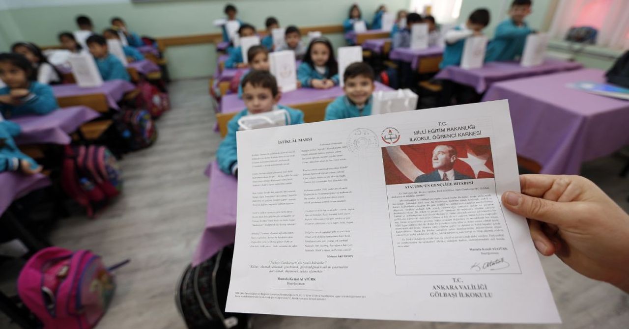 Okullarda karneler ne zaman verilecek? Karne günü hangi güne denk geliyor 2024? Okullarda karneler ne zaman verilecek? Karne günü hangi güne denk geliyor 2024?