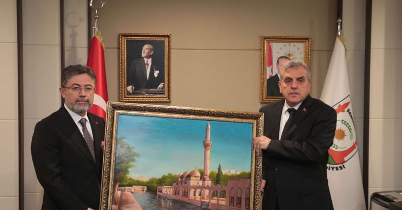 Pamuk üreticilerinin beklediği müjdeli haber bugün Tarım ve Orman Bakanı İbrahim Yumaklı’dan geldi. Bakan Yumaklı, pamuk üreticilerine 1,6 milyar liralık mazot ve gübre desteği ödemesinin yapılacağını söyledi. Pamuk üreticilerinin beklediği müjdeli haber bugün Tarım ve Orman Bakanı İbrahim Yumaklı’dan geldi. Bakan Yumaklı, pamuk üreticilerine 1,6 milyar liralık mazot ve gübre desteği ödemesinin yapılacağını söyledi.