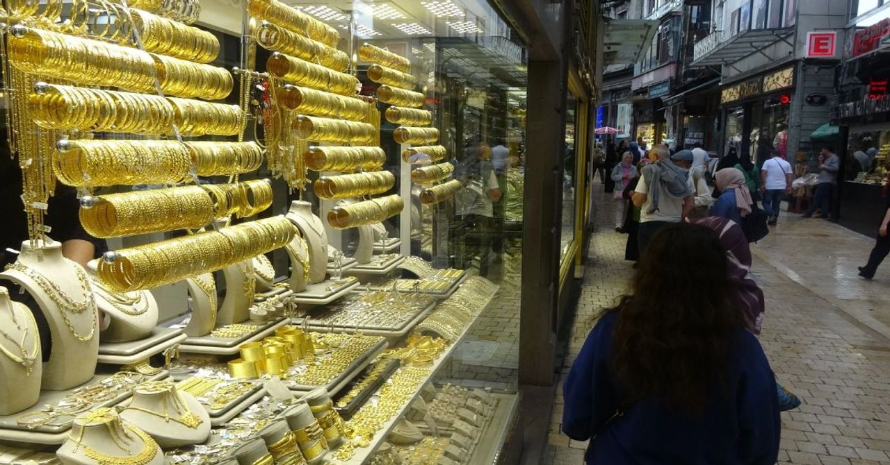 Piyasalar hareketlendi: Altın fiyatları haftaya nasıl başladı? Piyasalar hareketlendi: Altın fiyatları haftaya nasıl başladı?