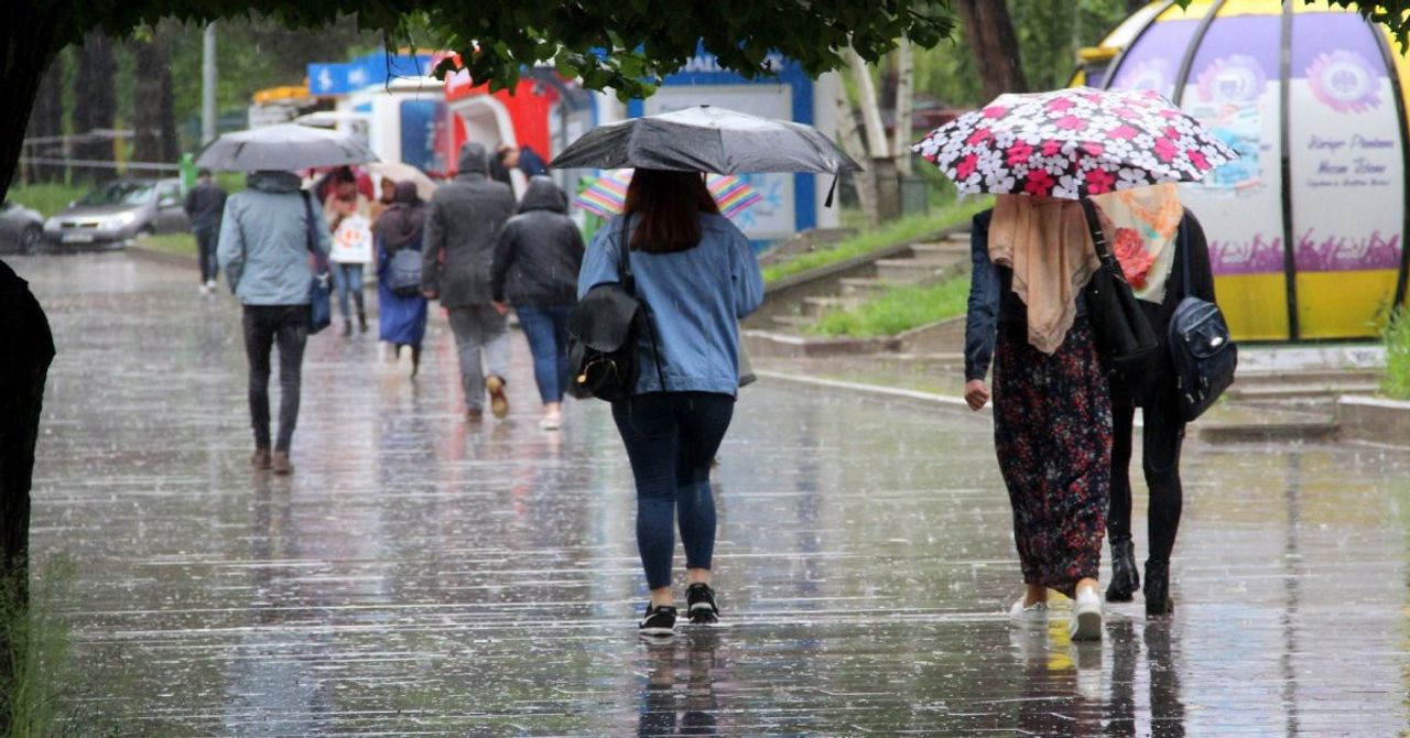 Plan yapanlara Meteoroloji’den uyarı: Sağanak yağış ve kavurucu sıcaklar etkili olacak Plan yapanlara Meteoroloji’den uyarı: Sağanak yağış ve kavurucu sıcaklar etkili olacak